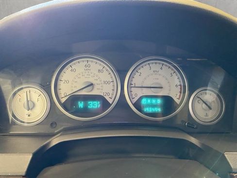 Used 2010 Chrysler Town & Country Touring Plus image 15