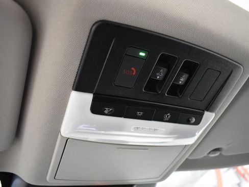 Used 2024 Nissan Rogue SV w/ SV Premium Package FWD image 38