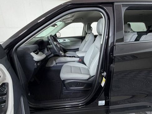 New 2026 Ford Explorer Active w/ Active Comfort Package image 10