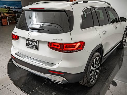 Used 2023 Mercedes-Benz GLB 250 4MATIC image 16