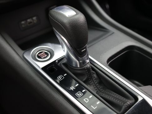 Used 2021 Nissan Sentra SV FWD image 17