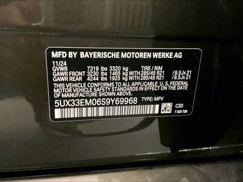 Certified 2025 BMW X7 M60i AWD/4WD image 32