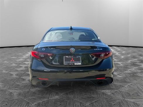 Used 2022 Alfa Romeo Giulia Veloce image 6