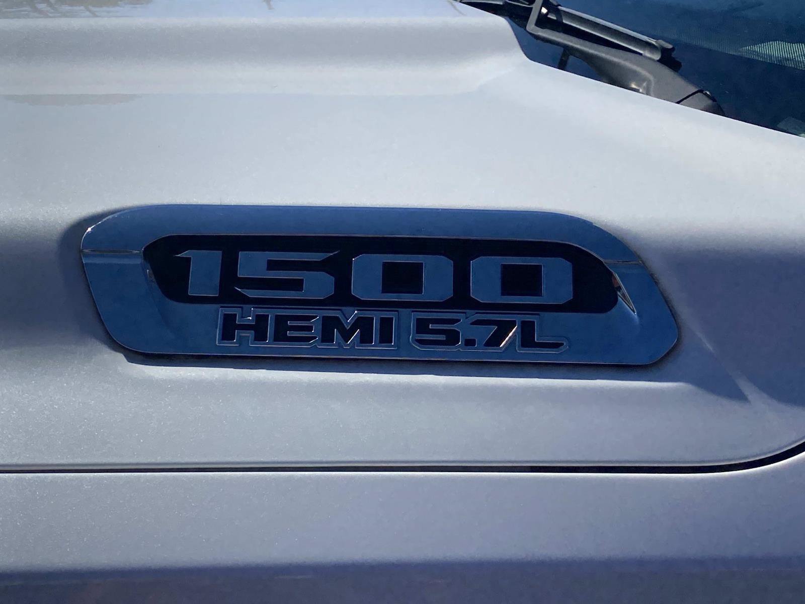 Used 2019 RAM 1500 Laramie AWD/4WD image 12