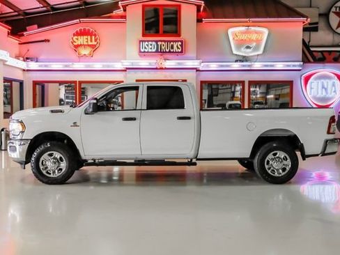 Used 2024 RAM 3500 Tradesman w/ Chrome Appearance Group image 12