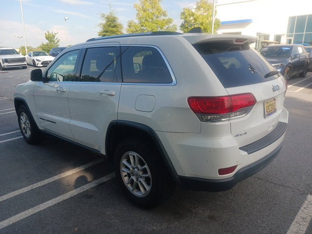 Used 2018 Jeep Grand Cherokee Laredo AWD/4WD image 4