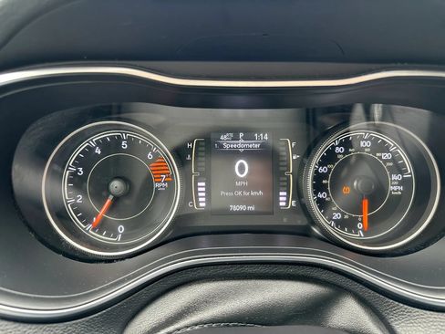 Used 2020 Jeep Cherokee Latitude Plus FWD image 26