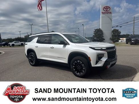 Used 2025 Chevrolet Traverse Z71 w/ Driver Confidence Package image 1