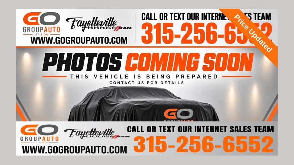 Used 2023 Chrysler Pacifica Touring-L FWD image 1
