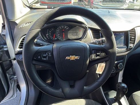 Used 2022 Chevrolet Trax LS w/ Tint and Cruise Package image 25