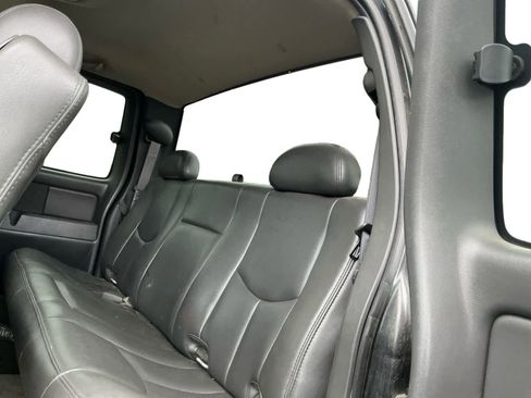 Used 2005 Chevrolet Silverado 3500 LT w/ Heavy-Duty Power Package AWD/4WD image 11