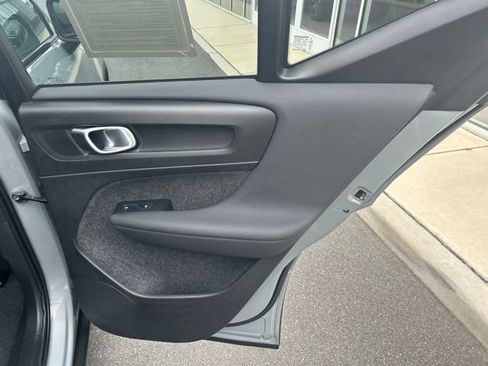 Certified 2025 Volvo XC40 B5 Plus AWD/4WD image 12