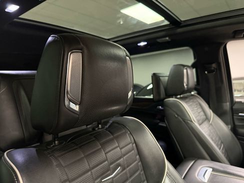 Used 2021 Cadillac Escalade ESV Sport Platinum image 28