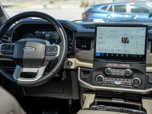 Used 2024 Ford Expedition Limited RWD image 15
