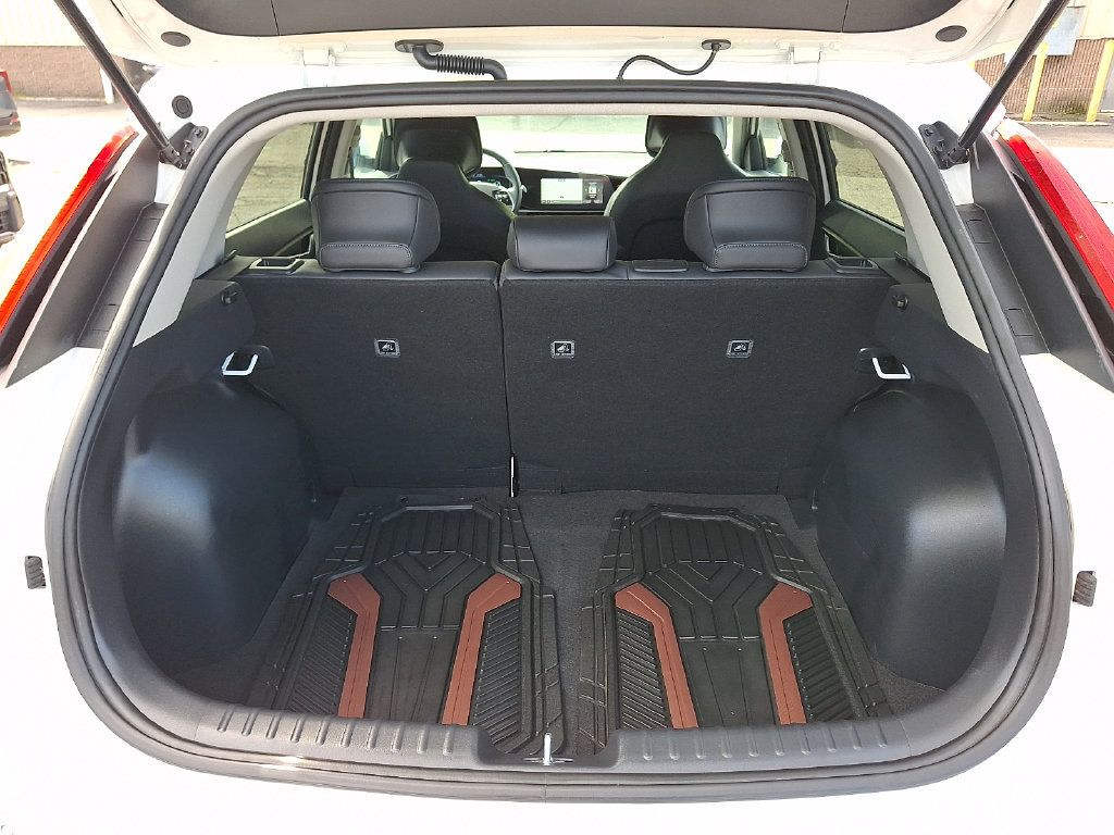 Certified 2023 Kia Niro EX FWD image 30