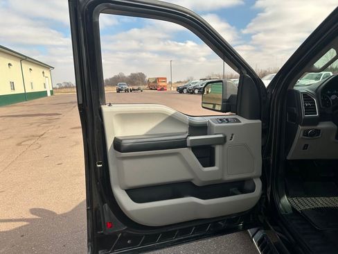 Used 2015 Ford F150 XLT w/ Equipment Group 301A Mid image 11