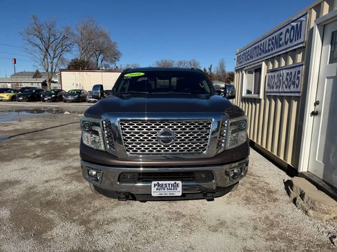 Used 2016 Nissan Titan SL image 2