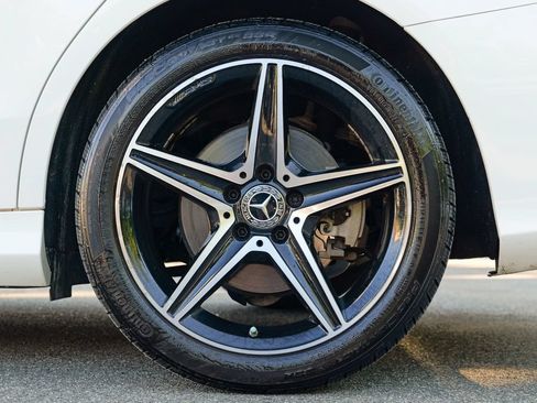 Used 2018 Mercedes-Benz C 300 4MATIC Sedan image 14