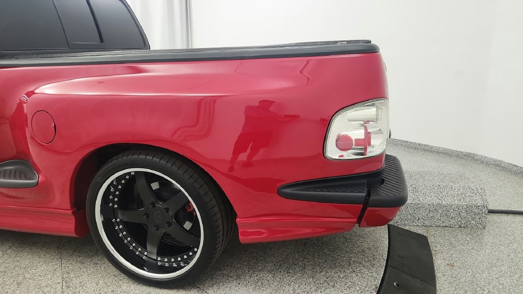 Used 2004 Ford F150 Lightning RWD image 21