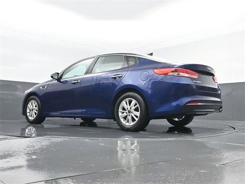 Used 2018 Kia Optima LX image 21