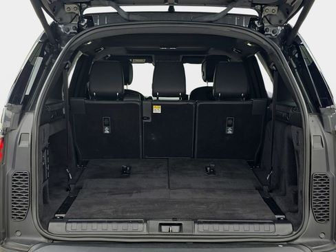 Certified 2025 Land Rover Discovery S AWD/4WD image 12