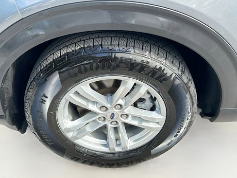 Used 2021 Ford Explorer XLT image 37