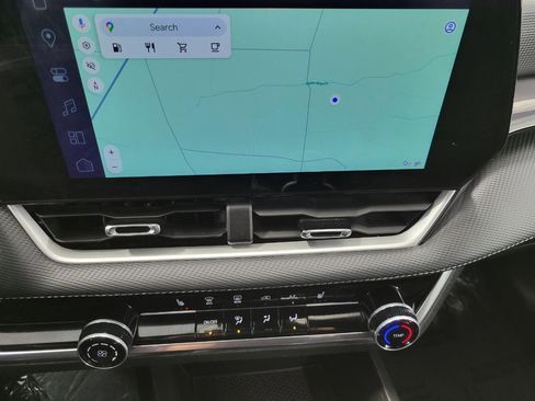 Used 2025 Chevrolet Equinox LT image 7