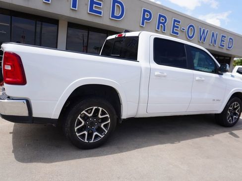 Used 2025 RAM 1500 Laramie AWD/4WD image 6