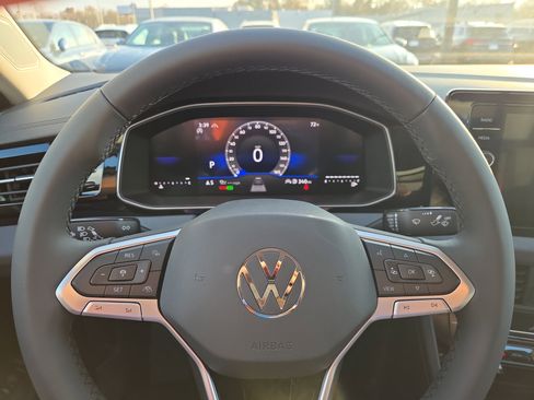 New 2026 Volkswagen Jetta SE image 9