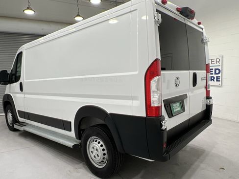 Used 2025 RAM ProMaster 2500 w/ U-Haul Equipment Group FWD image 6