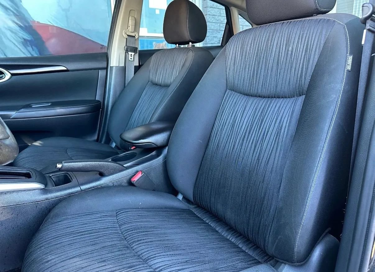 Used 2019 Nissan Sentra SV w/ Special Edition Package FWD image 6