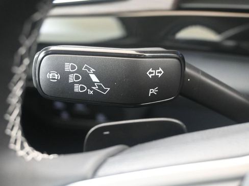 Certified 2025 Volkswagen Atlas SEL image 28