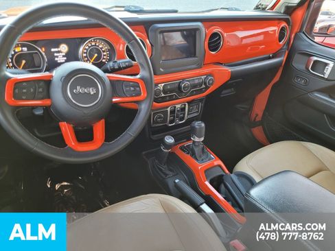 Used 2018 Jeep Wrangler Unlimited Sahara image 6