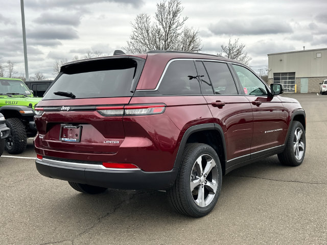 New 2026 Jeep Grand Cherokee Limited AWD/4WD image 2