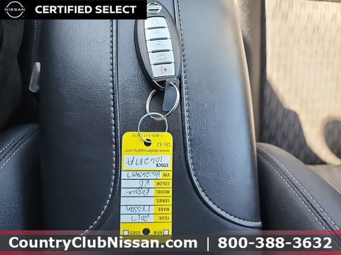 Certified 2017 Nissan Rogue SV w/ SV Premium Package image 35