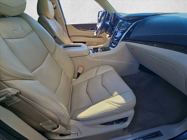 Used 2019 Cadillac Escalade Premium Luxury AWD/4WD image 24