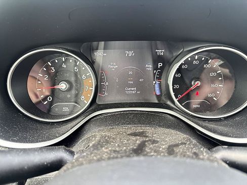 Used 2018 Jeep Compass Limited w/ Navigation Group AWD/4WD image 18