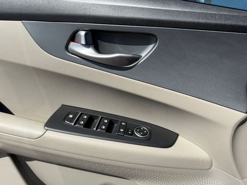 Used 2021 Kia Forte LXS FWD image 16