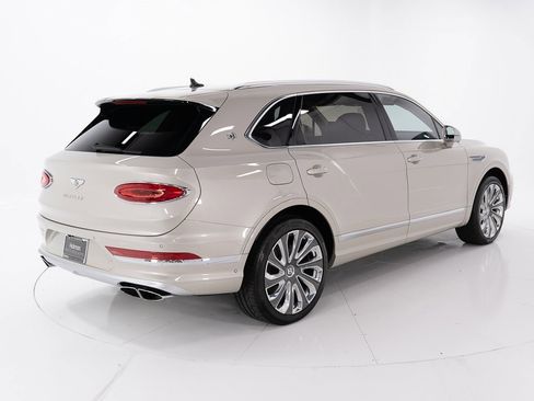 Certified 2025 Bentley Bentayga Extended Wheelbase image 5