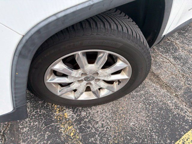 Used 2015 Jeep Cherokee Limited AWD/4WD image 2
