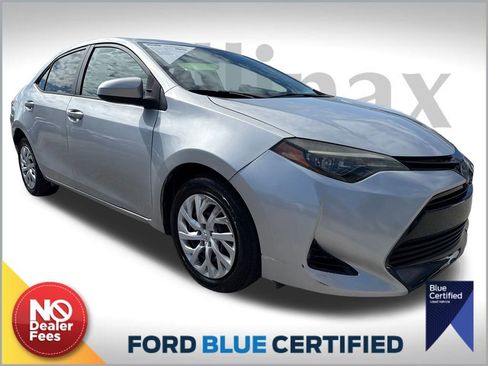 Used 2018 Toyota Corolla LE image 1