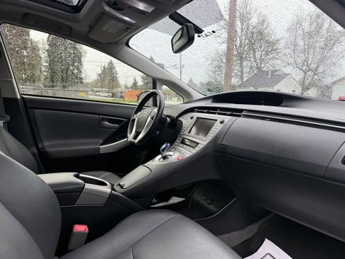Used 2012 Toyota Prius Four w/ Deluxe Solar Roof Pkg image 19