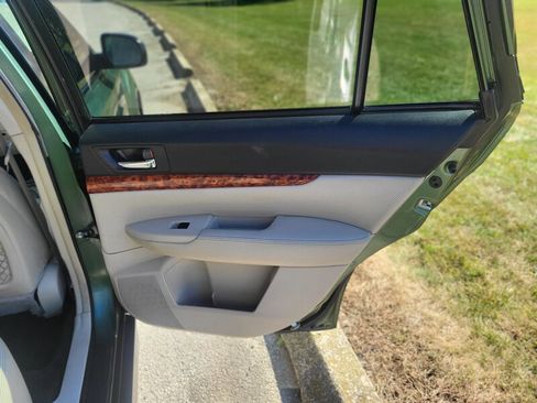 Used 2012 Subaru Outback 2.5i Limited w/ Moonroof Pkg image 24