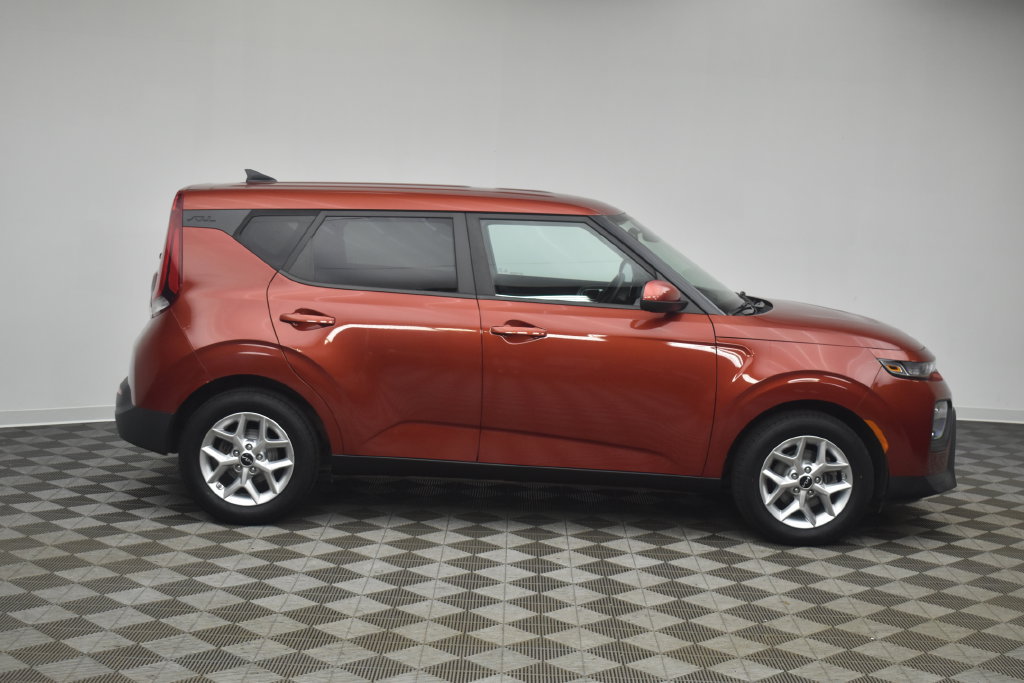 Used 2022 Kia Soul LX w/ Technology Package FWD image 9