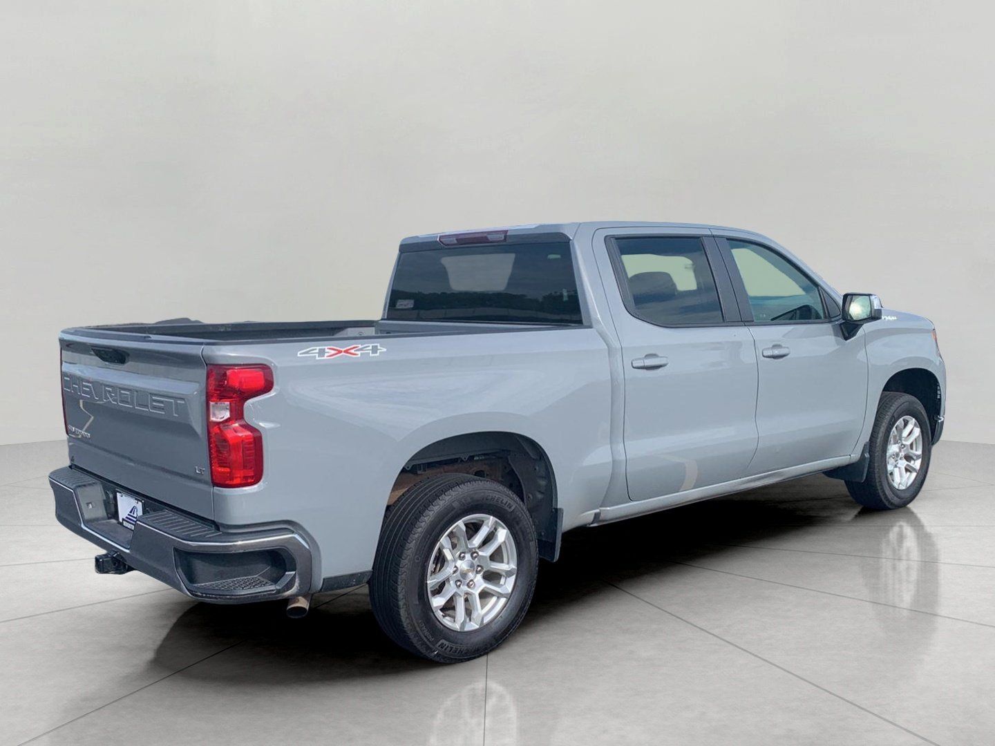 Used 2024 Chevrolet Silverado 1500 LT AWD/4WD image 7