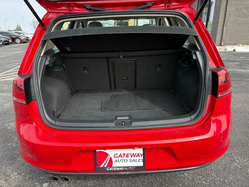 Used 2015 Volkswagen Golf S image 9