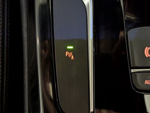 Used 2018 BMW 530i xDrive image 40