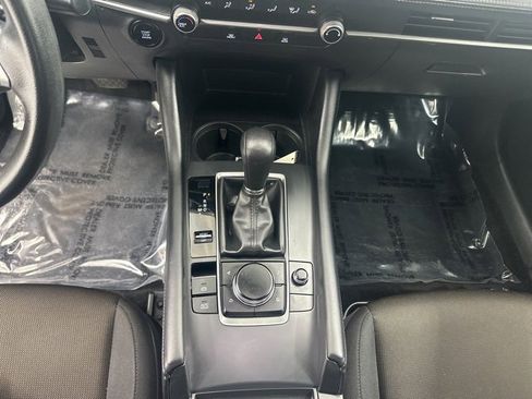 Used 2022 MAZDA MAZDA3 s image 17