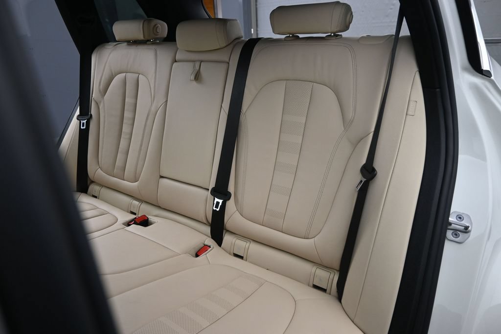 Used 2022 BMW X5 sDrive40i w/ Premium Package RWD image 30