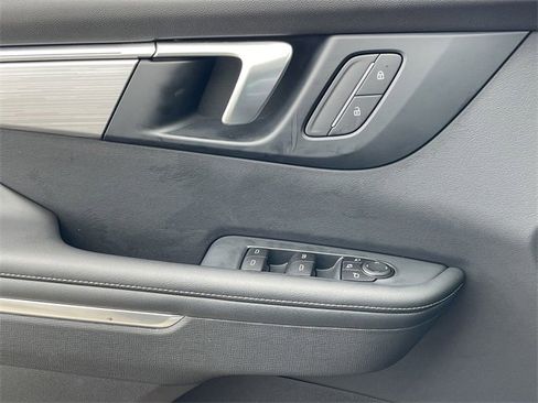 Used 2025 Buick Enclave Preferred image 23